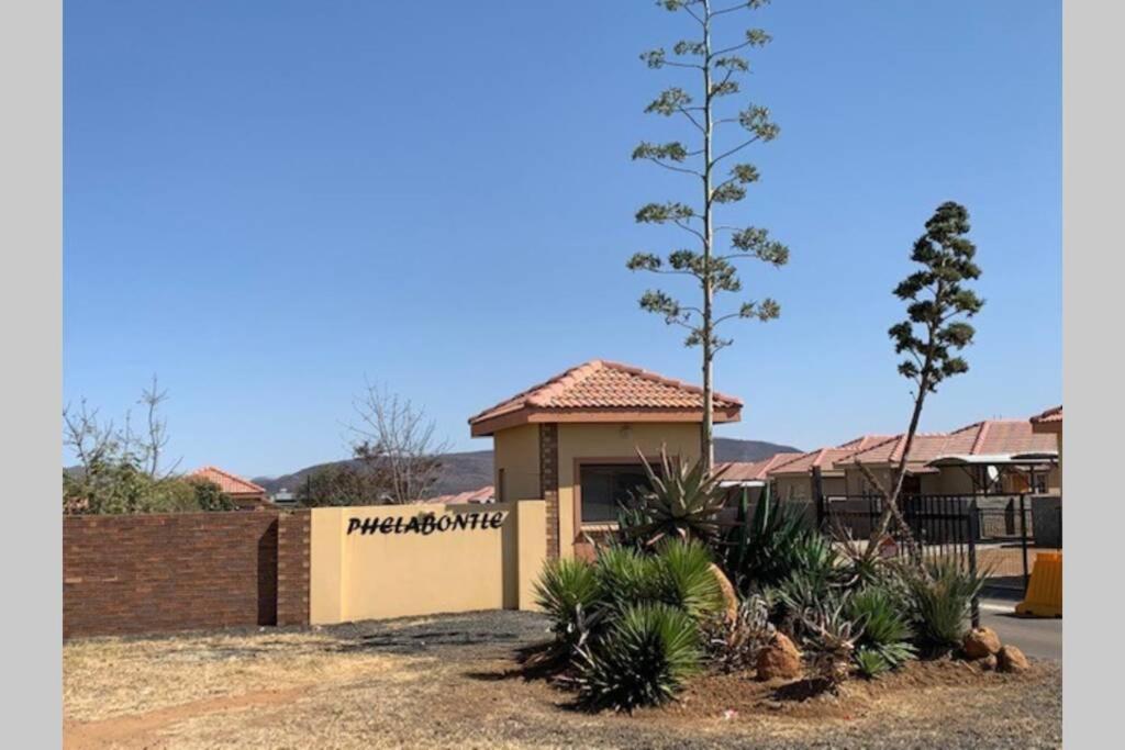 Rhino House With 3 Bedrooms Next To Pilanesberg And Sun City Mogwase Екстериор снимка