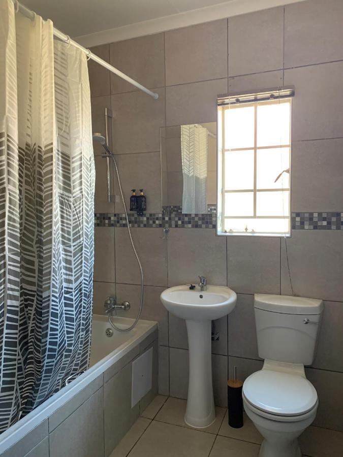 Rhino House With 3 Bedrooms Next To Pilanesberg And Sun City Mogwase Екстериор снимка